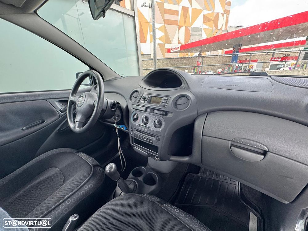 Toyota Yaris 1.0 Sol - 11
