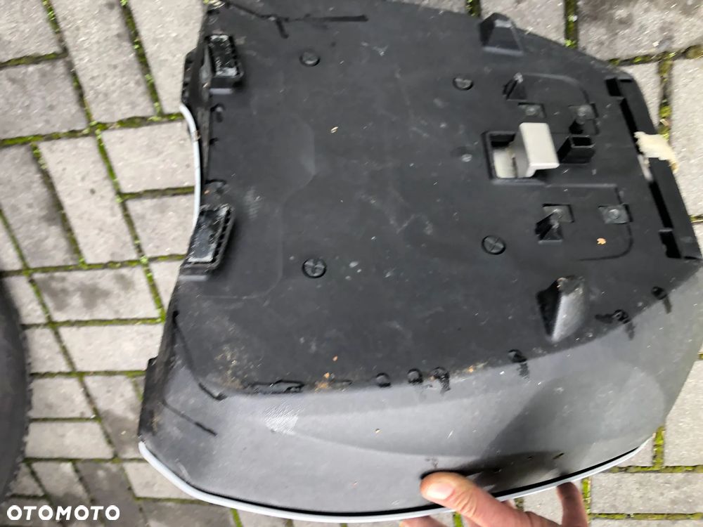 Honda SH 125 300 kufer  tył uszkodzony kuferek - 8