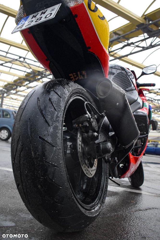 Suzuki GSX-R - 24