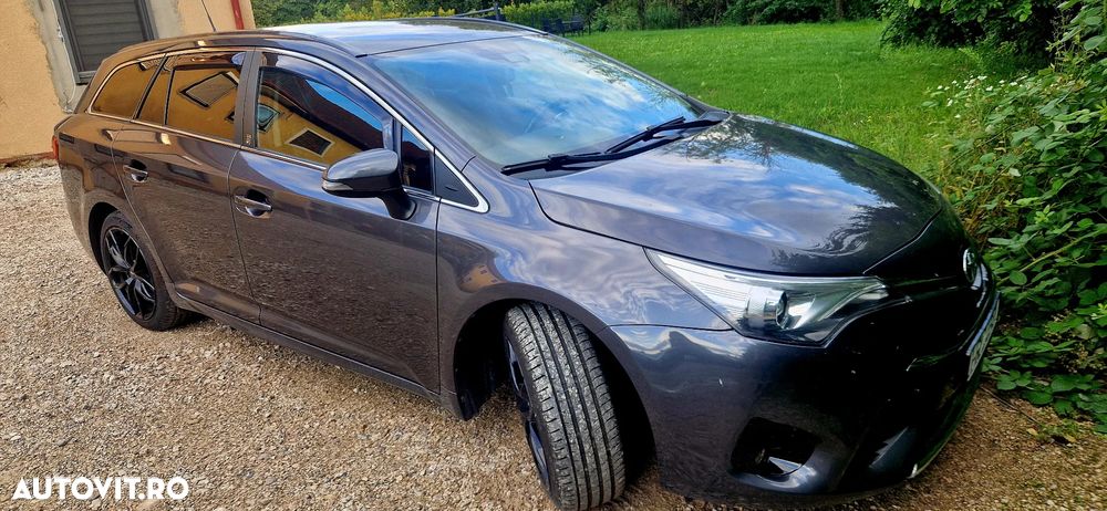 Toyota Avensis Touring Sports 1.8 Executive - 5