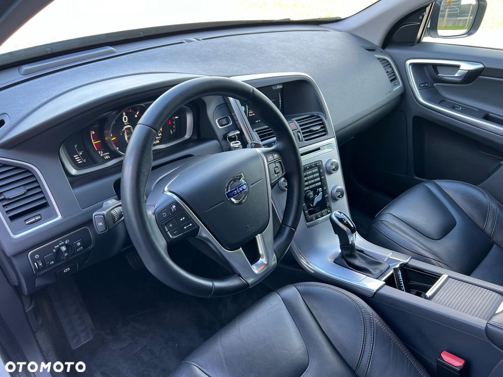 Volvo XC 60 D4 AWD Geartronic Summum - 16