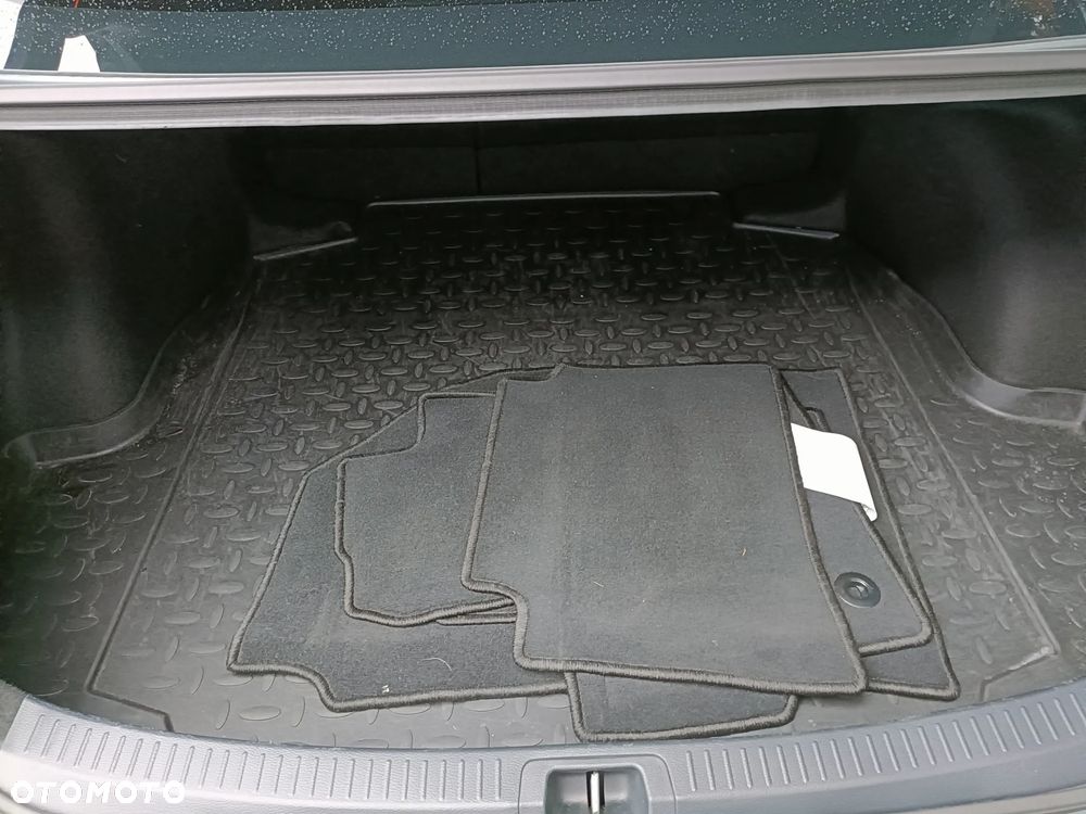 Toyota Corolla 1.6 Comfort - 22