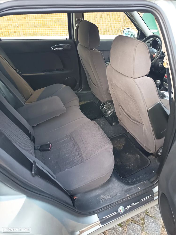 Alfa Romeo 156 Sportwagon 1.9 JTD - 8