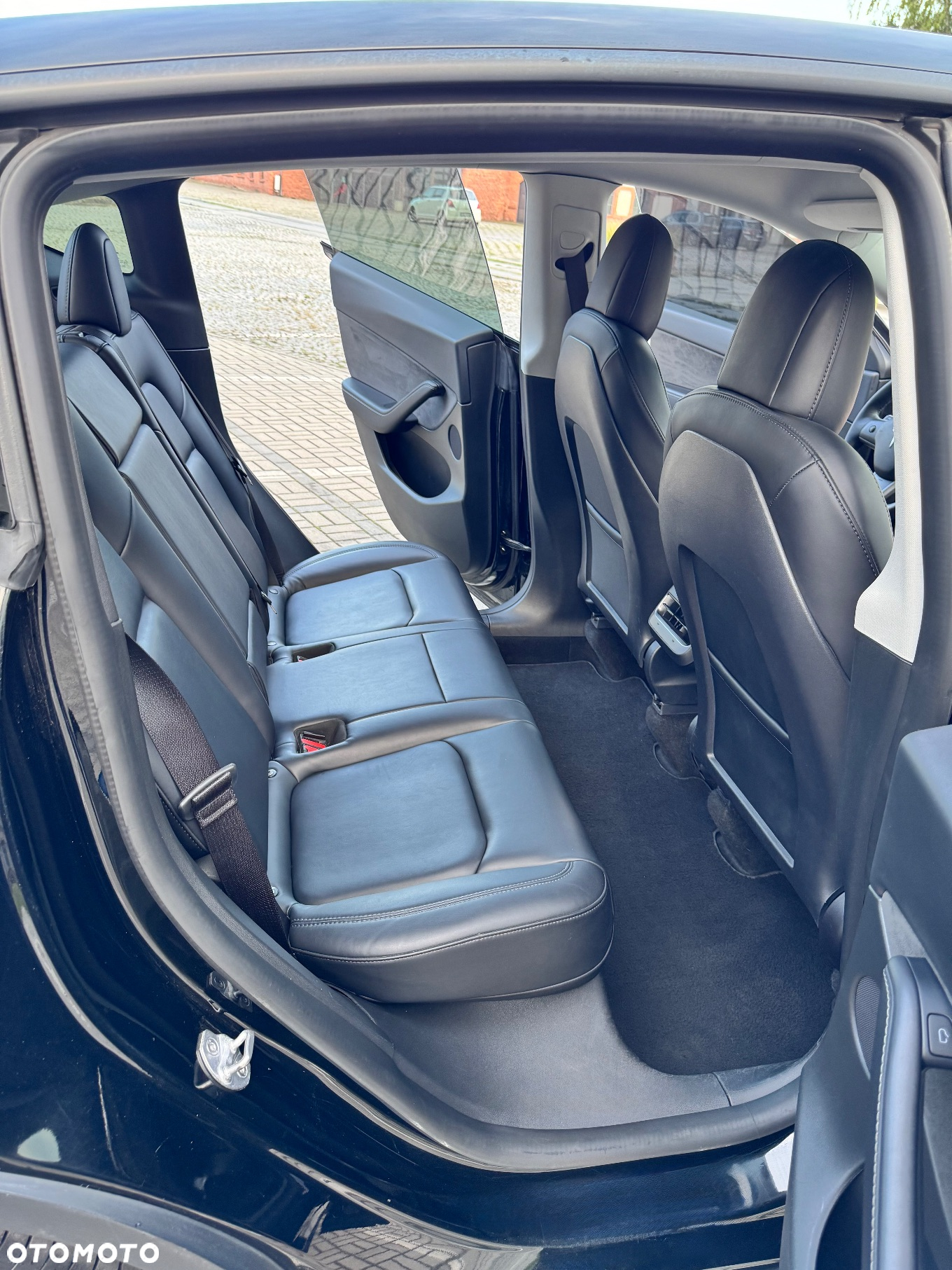 Tesla Y Model Long Range Dual Motor AWD - 11