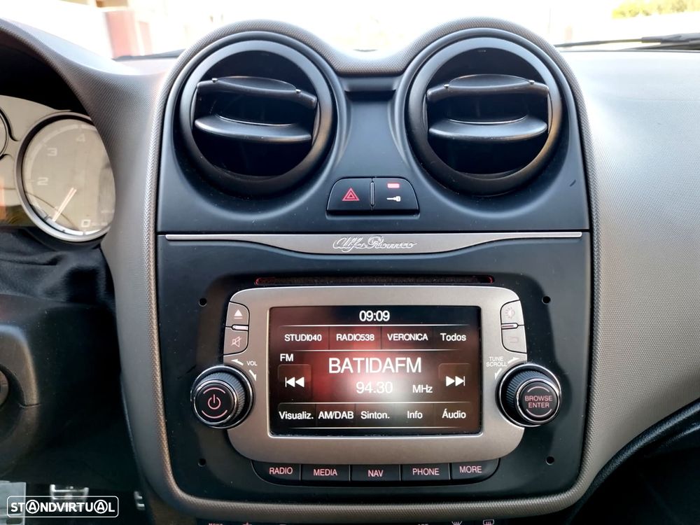 Alfa Romeo MiTo 1.3 JTD Distinctive S&S - 38