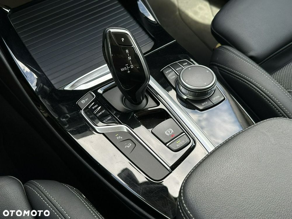 BMW X3 xDrive20d xLine - 27