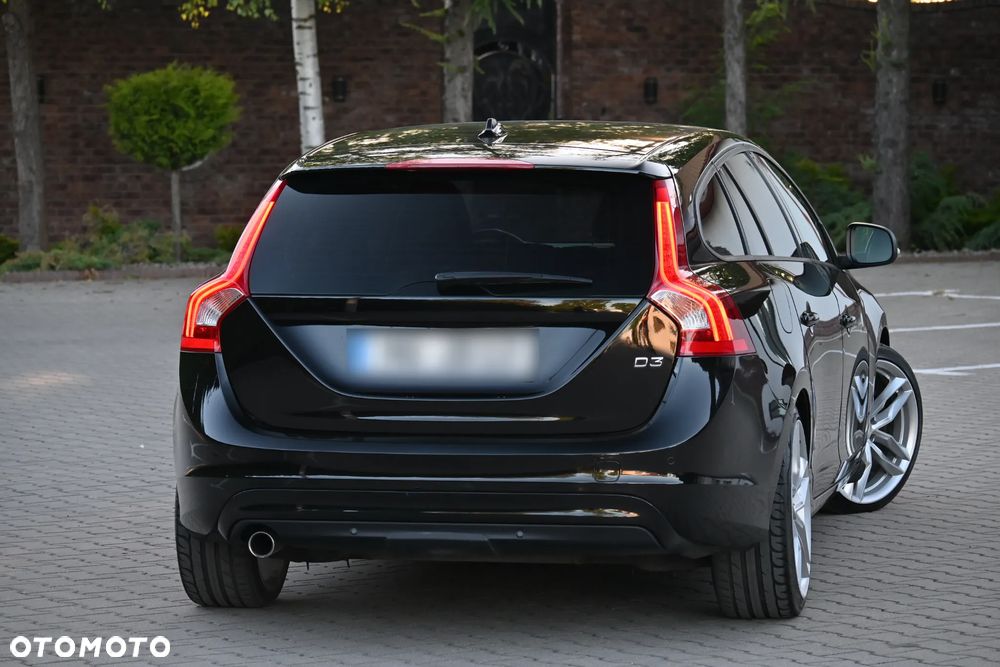 Volvo V60 D3 Geartronic Momentum - 31