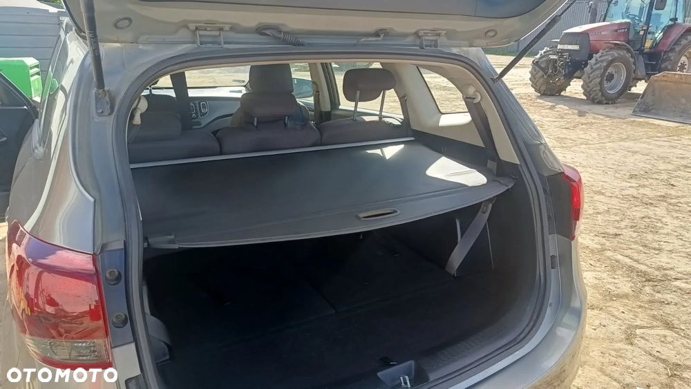 Kia Carens 1.6 GDI M 7os EU6 - 11