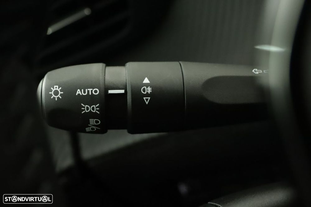 Peugeot 2008 1.2 PureTech Allure - 16