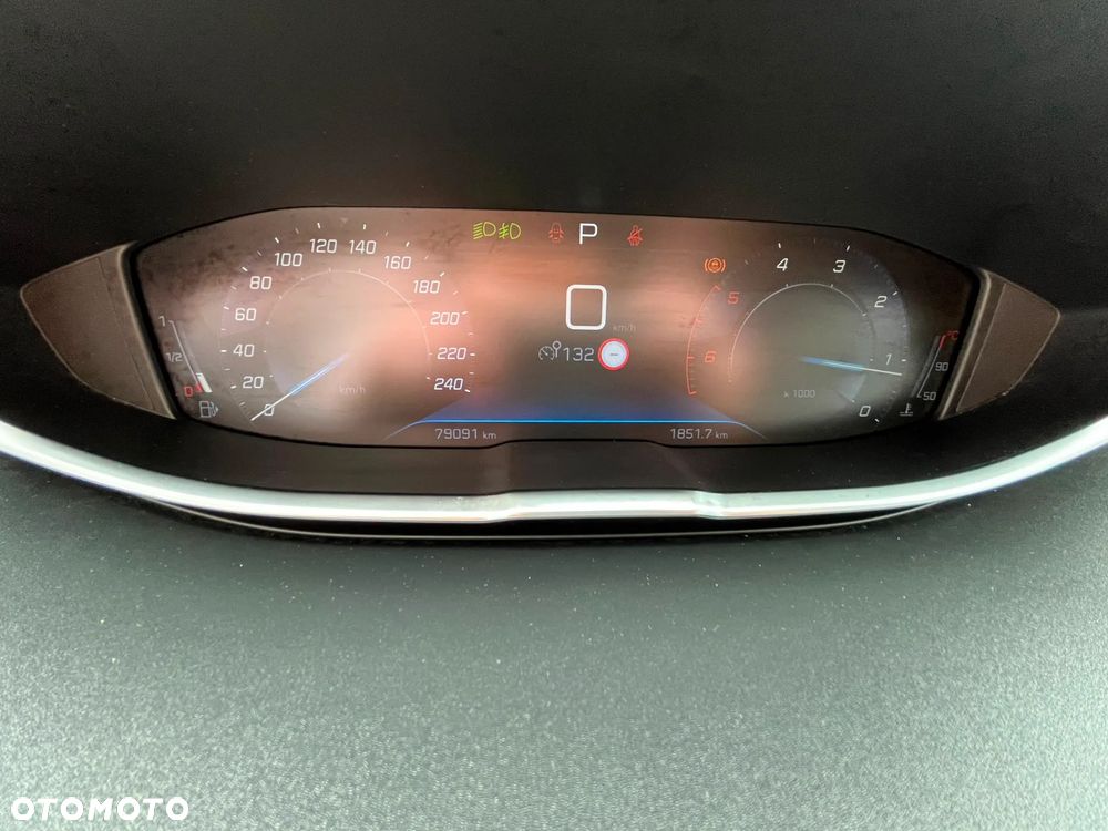 Peugeot 3008 BlueHDi 130 Stop & Start EAT8 Allure - 23