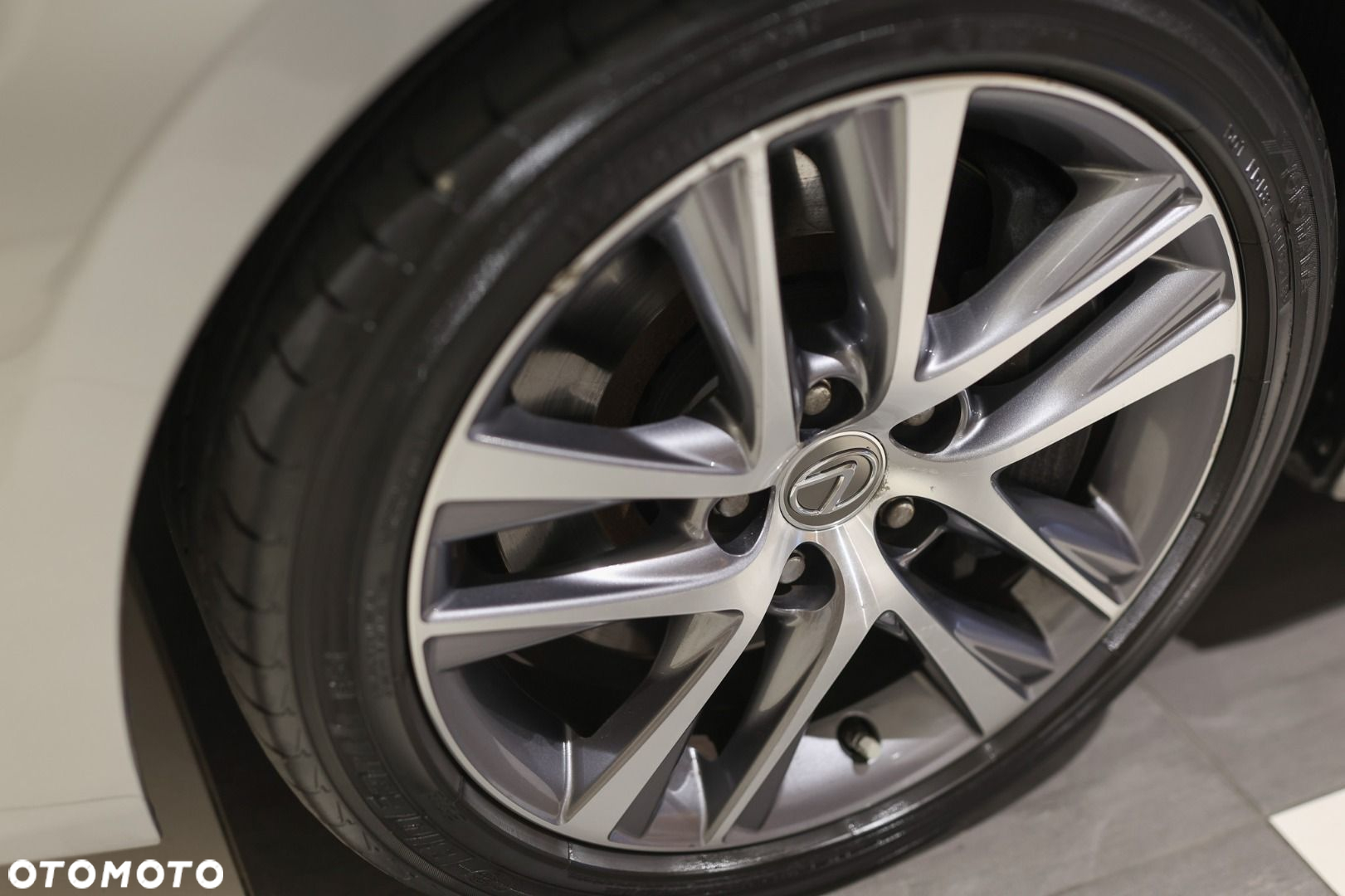 Lexus IS - 15