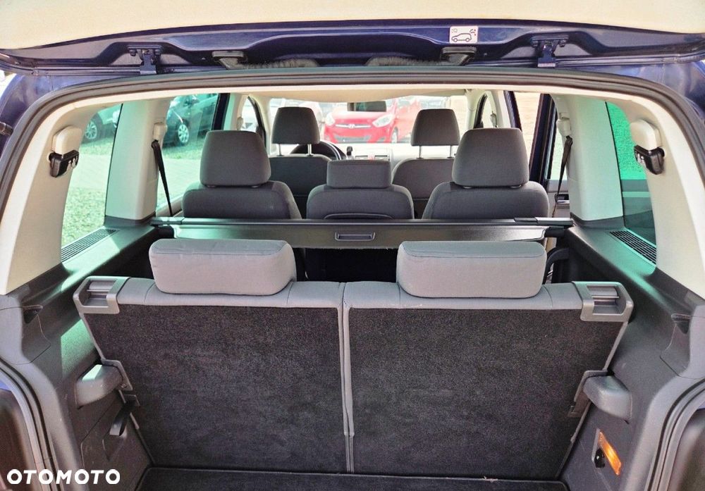 Volkswagen Touran - 26