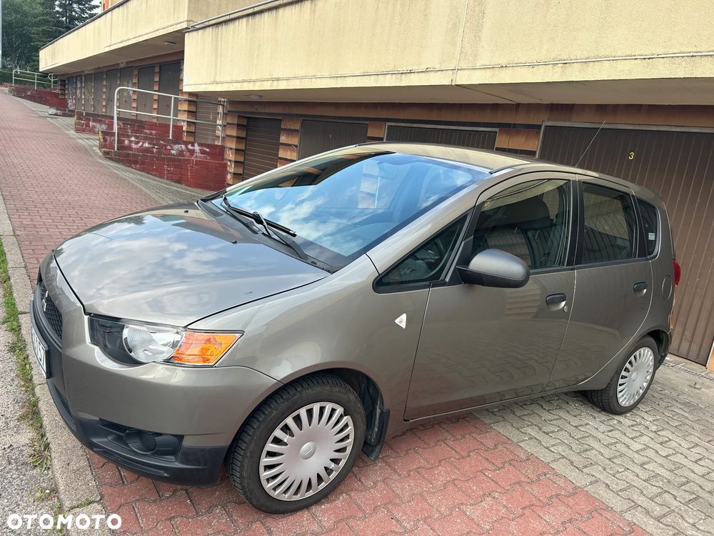 Mitsubishi Colt - 11