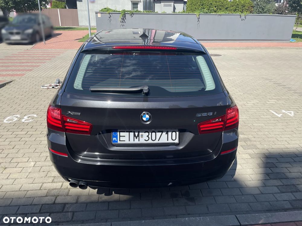 BMW Seria 5 528i xDrive - 6