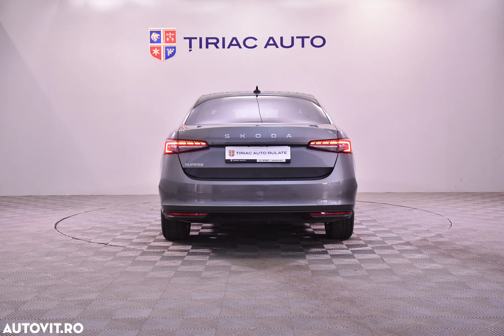 Skoda Superb 2.0 TDI DSG Style - 4