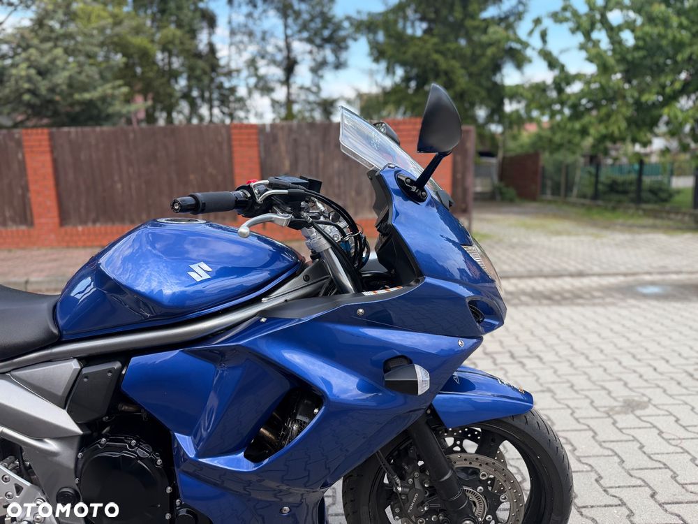Suzuki GSX - 5