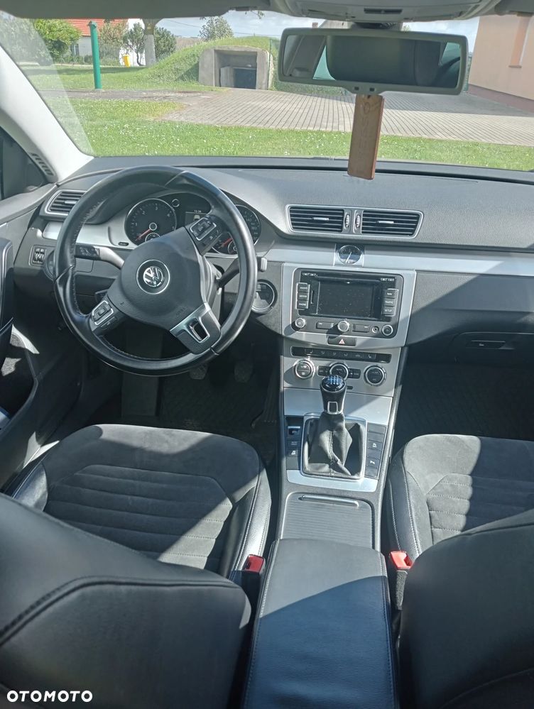 Volkswagen Passat 1.6 TDI Comfortline - 9