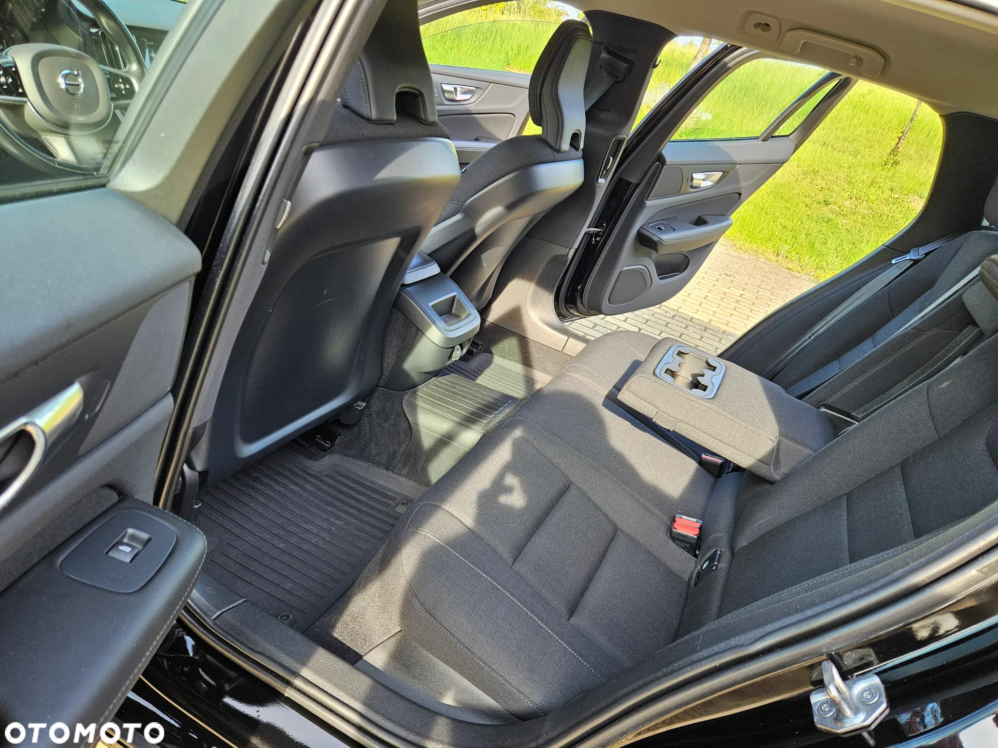Volvo V60 D4 Momentum Pro - 24