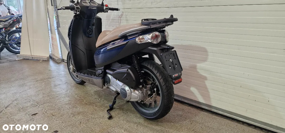 Piaggio Carnaby - 7