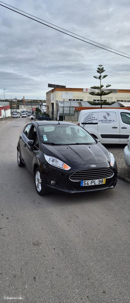 Ford Fiesta 1.0 T EcoBoost Titanium - 1