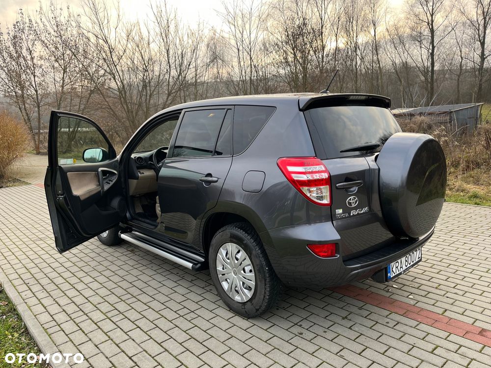 Toyota RAV4 - 8