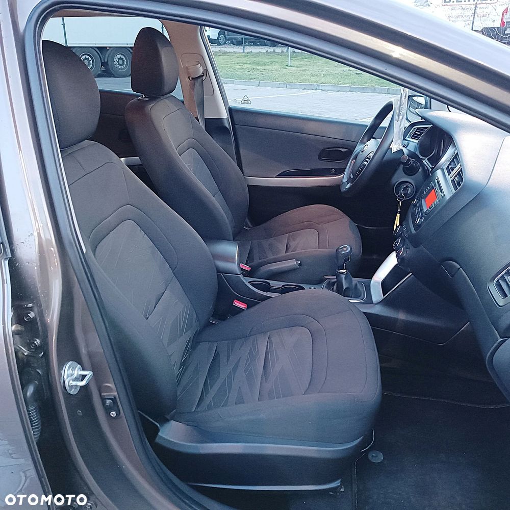 Kia Ceed 1.4 CVVT Attract - 17