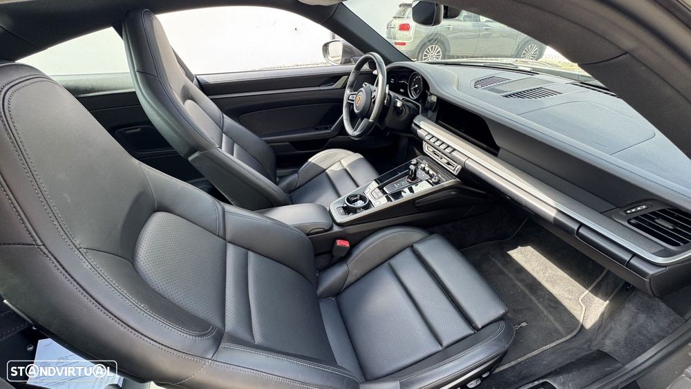 Porsche 911 (992) Carrera PDK - 17
