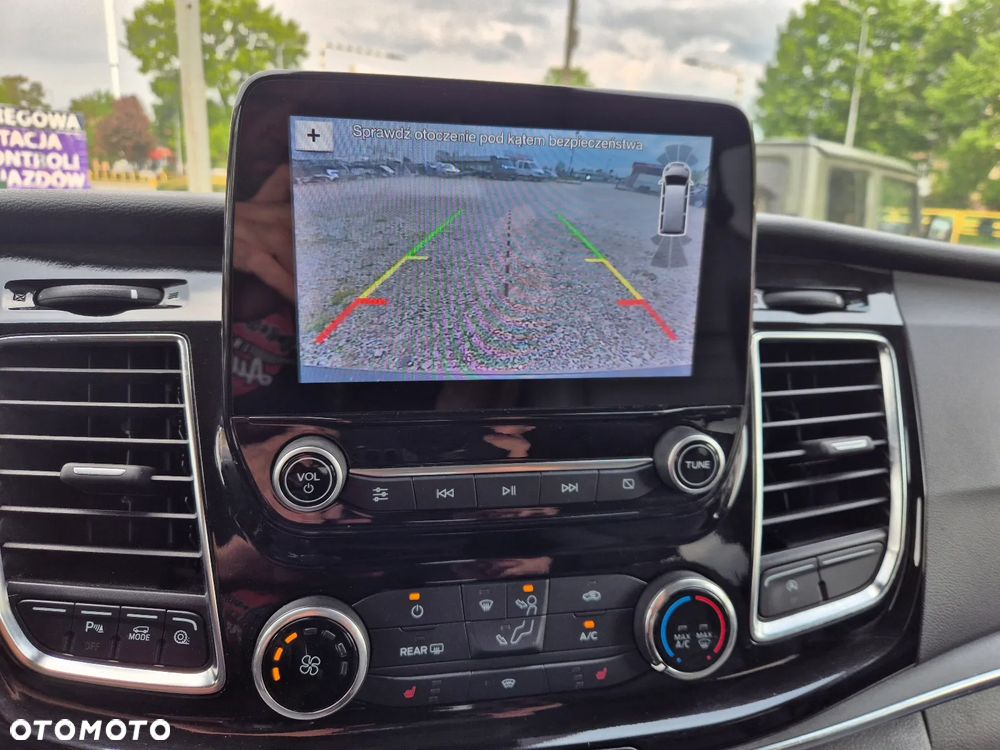 Ford Tourneo Custom 320 L2H1 VA Autm Titanium X - 26