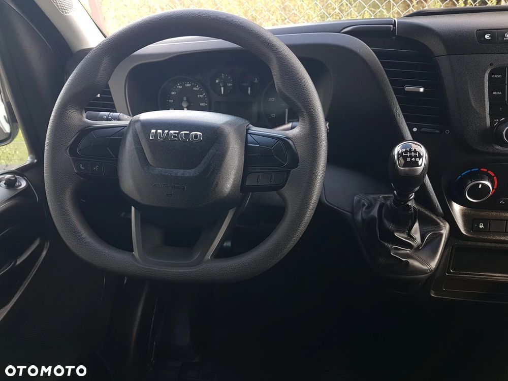 Iveco DAILY WINDA 8EP KONTENER KLIMA 4,22x2,24x2,24 KRAJOWY 35S16 3,0-160KM MANUAL 6-BIEGÓW - 25