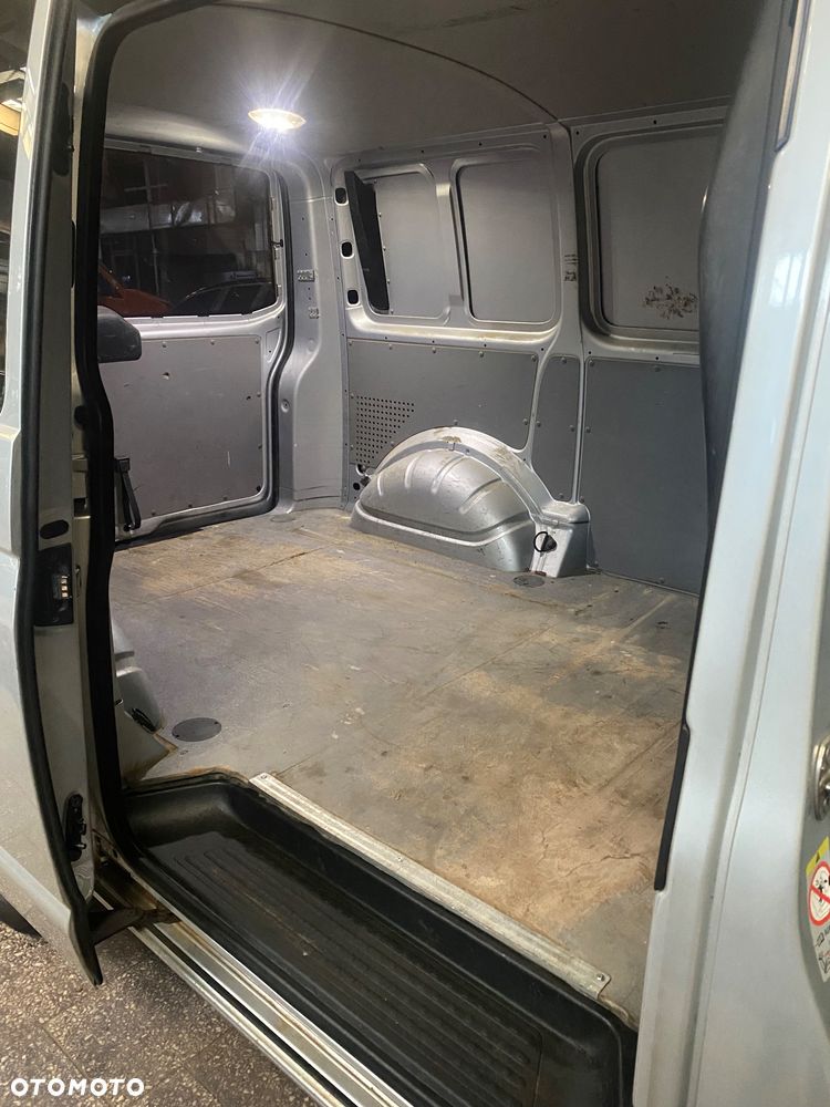Volkswagen Transporter - 13