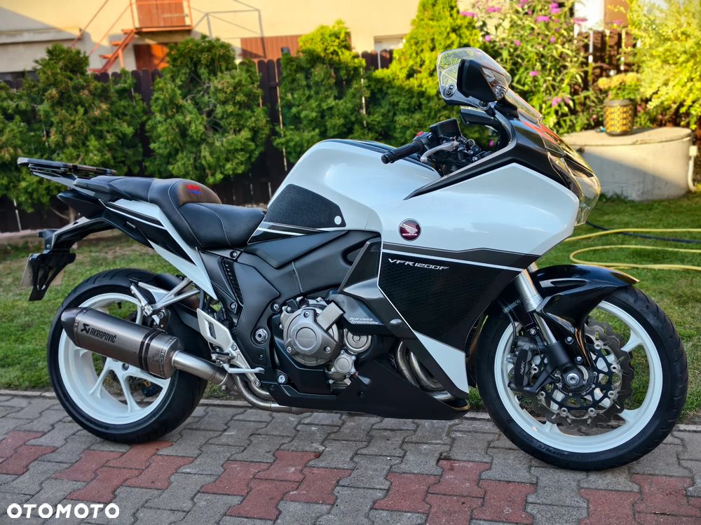 Honda VFR - 2