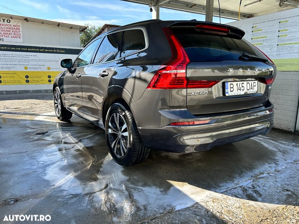 Volvo XC 60 B4 MHEV AT8 FWD Momentum Pro - 1