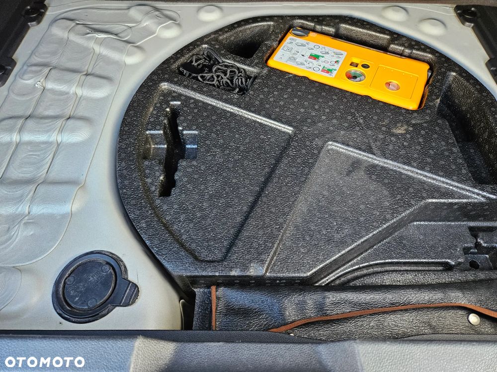 Peugeot 3008 2.0 HDi Allure - 32