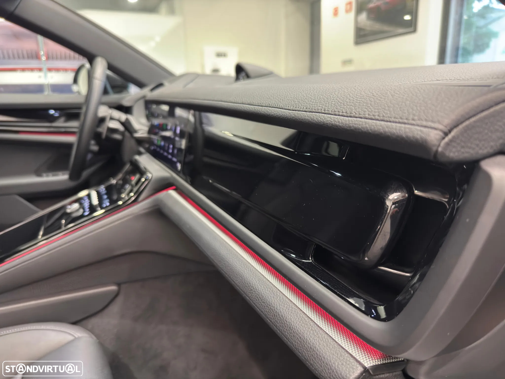 Porsche Panamera 4 E-Hybrid - 26