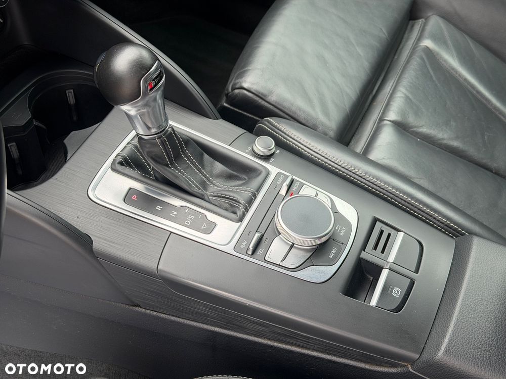 Audi S3 S tronic - 31