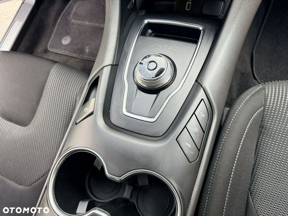 Ford Mondeo - 28