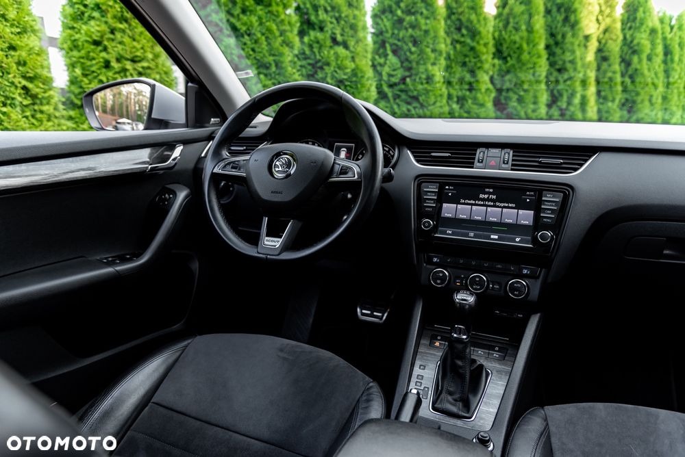 Skoda Octavia 2.0 TDI 4x4 DSG Scout - 27