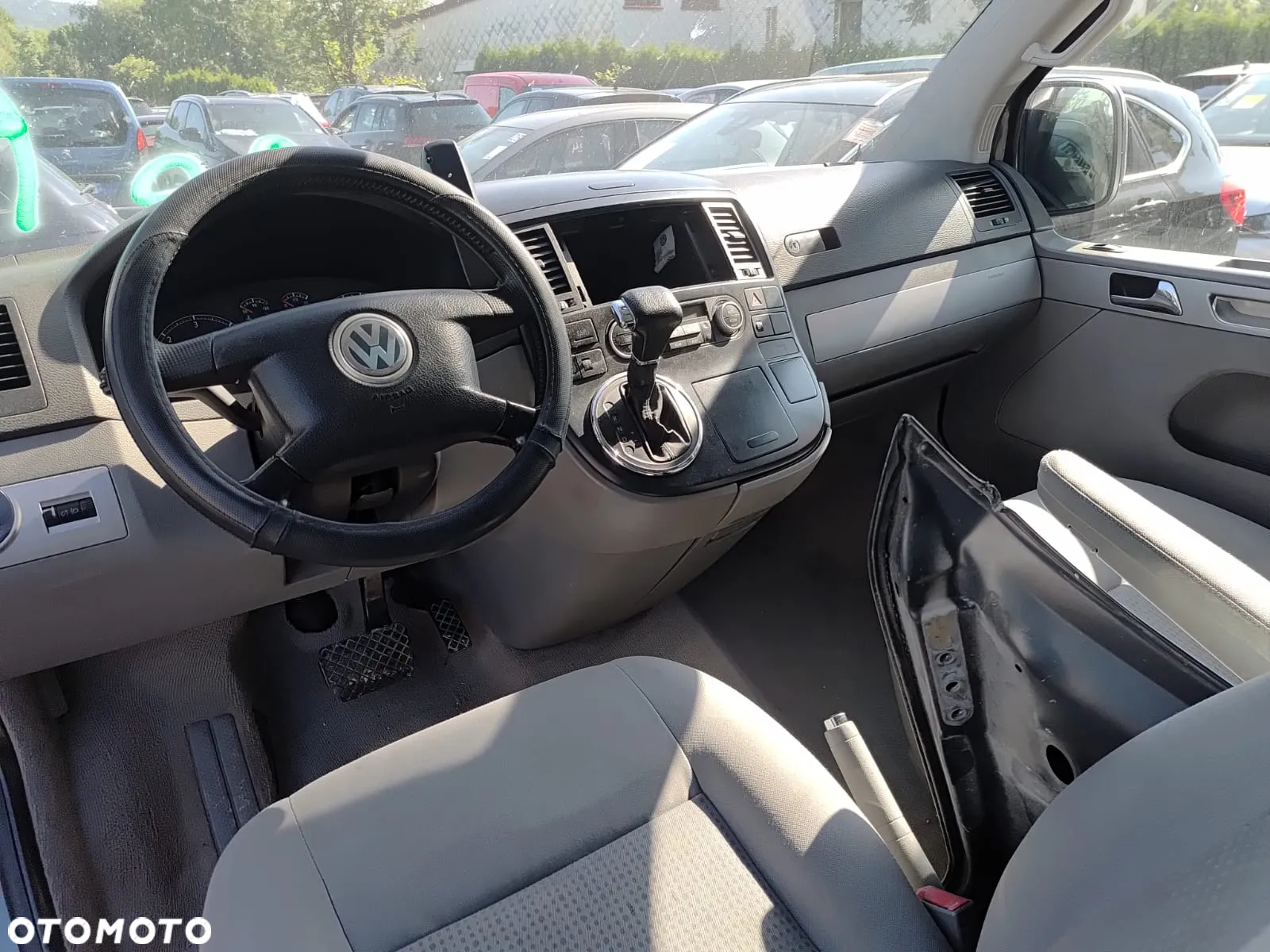 Volkswagen Multivan - 8