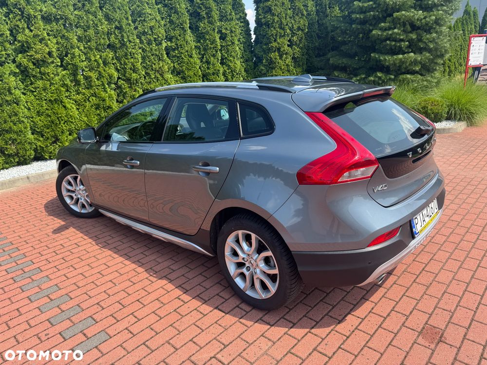 Volvo V40 T3 Geartronic Summum - 6