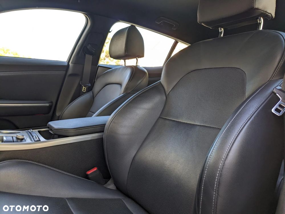 Kia Stinger 3.3 T-GDI AWD GT - 9