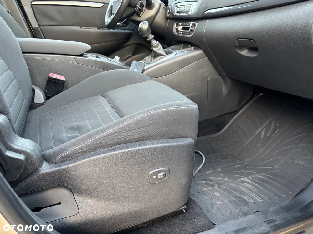Renault Scenic Energy TCe 115 S&S LIMITED - 23