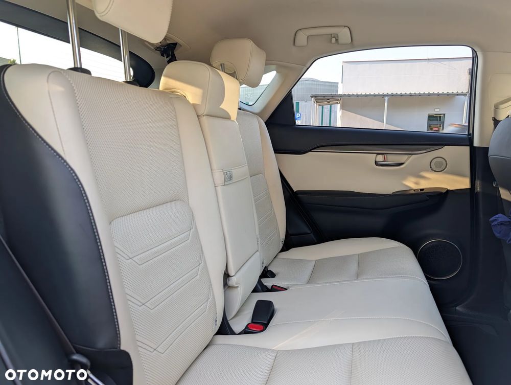 Lexus NX 300 Comfort AWD - 9