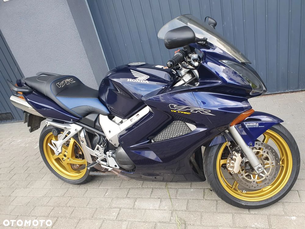 Honda VFR - 2