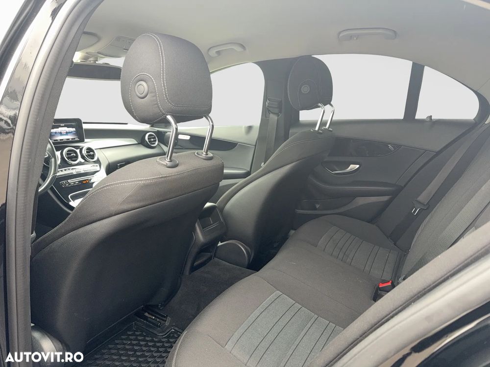 Mercedes-Benz C - 12