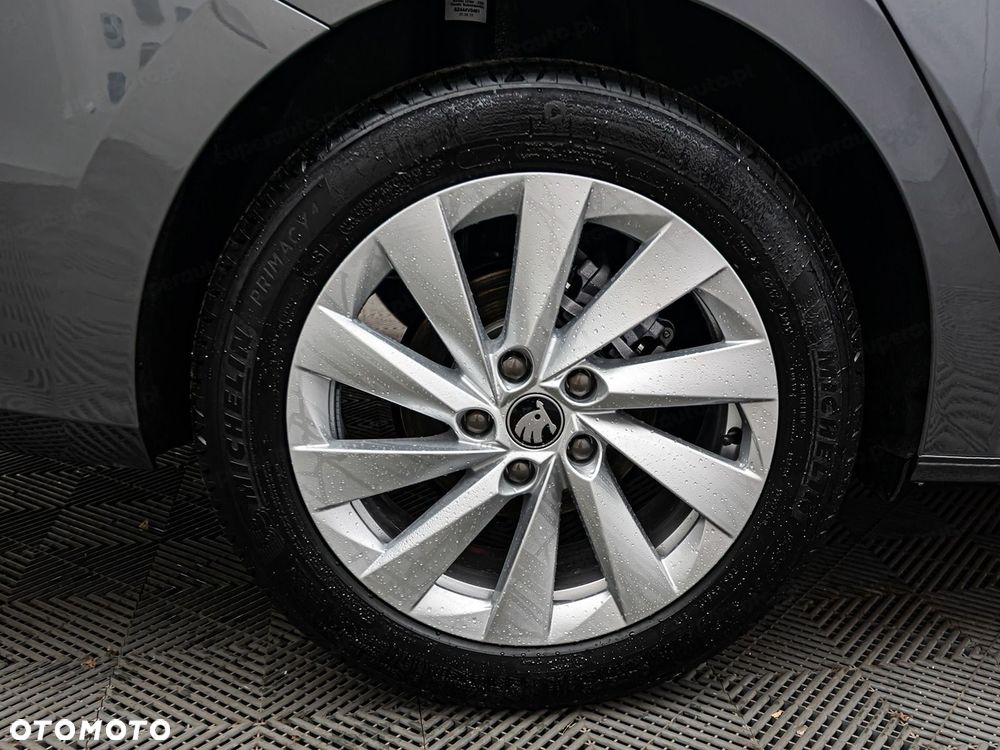 Skoda Octavia 1.5 TSI mHEV Drive Selection DSG - 13