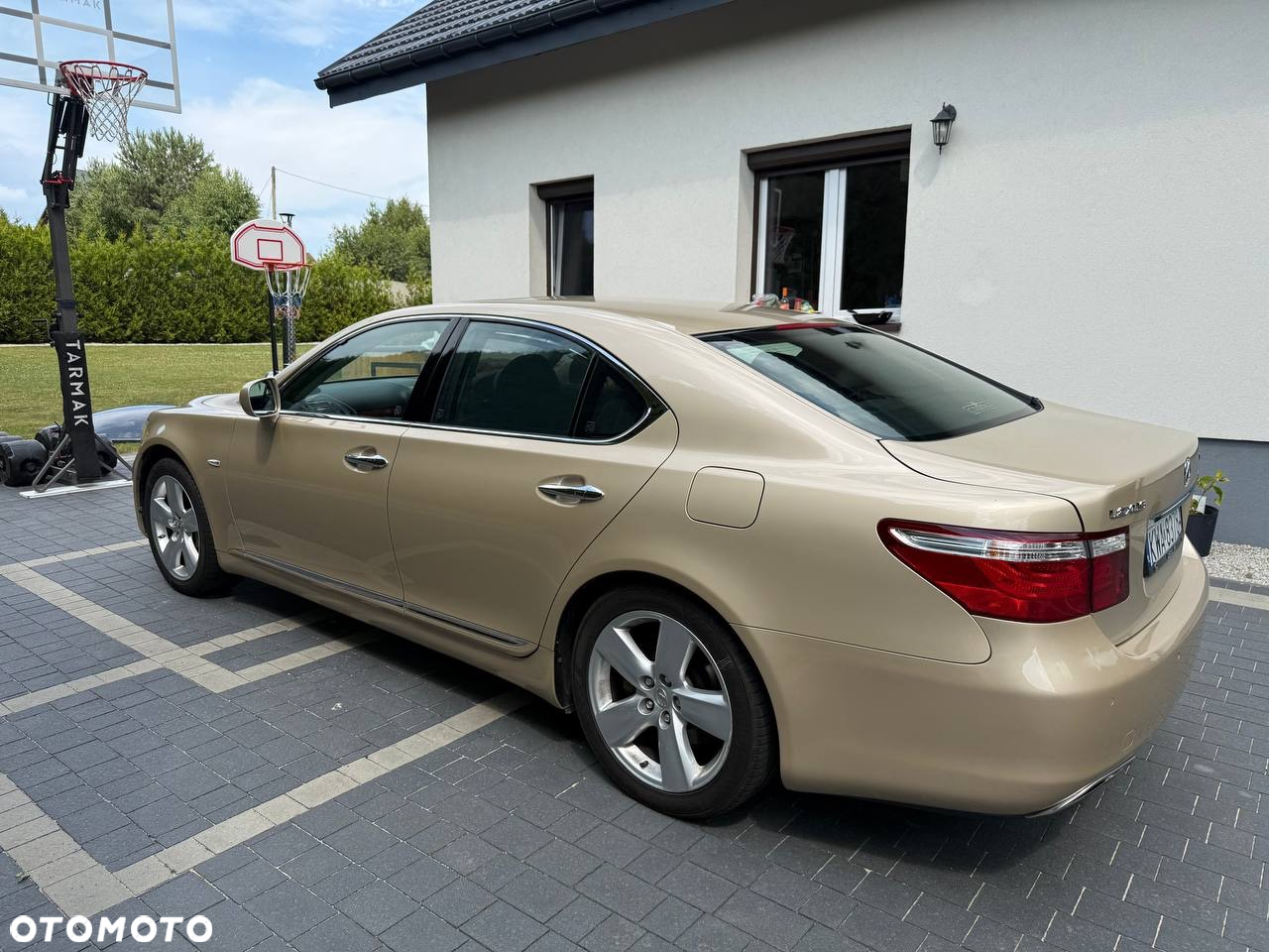 Lexus LS - 4