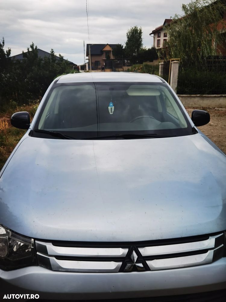 Mitsubishi Outlander - 5