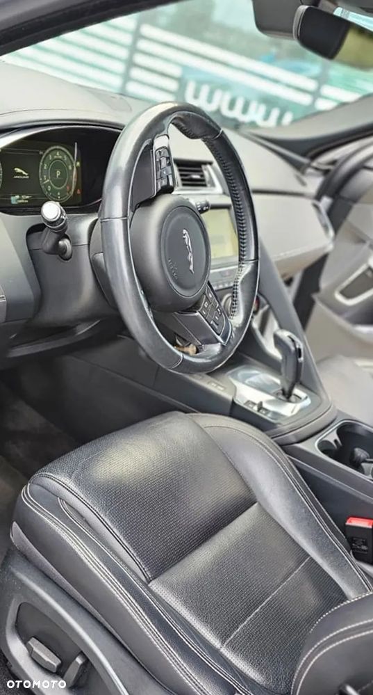 Jaguar E-Pace 2.0 i4P AWD R-Dynamic - 8