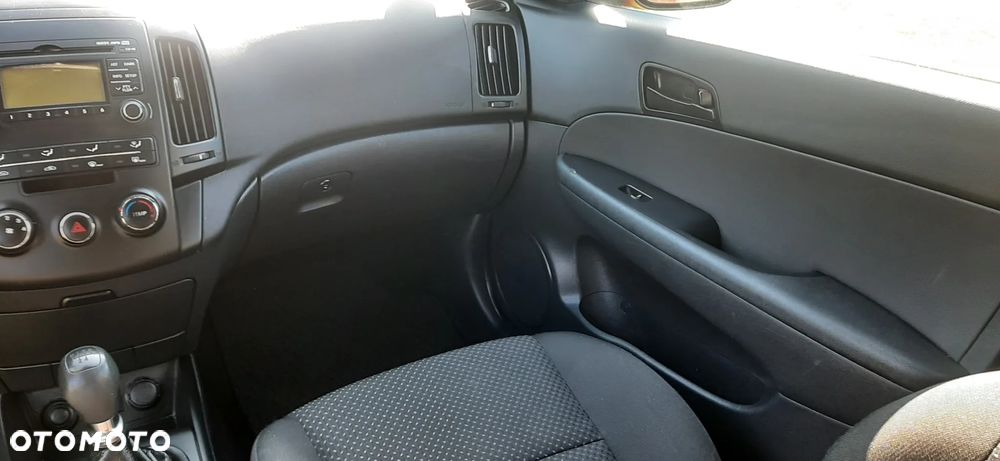 Hyundai i30 1.4 Edition 20 - 21