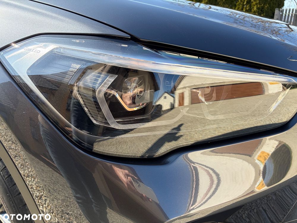 BMW X1 sDrive18d - 11